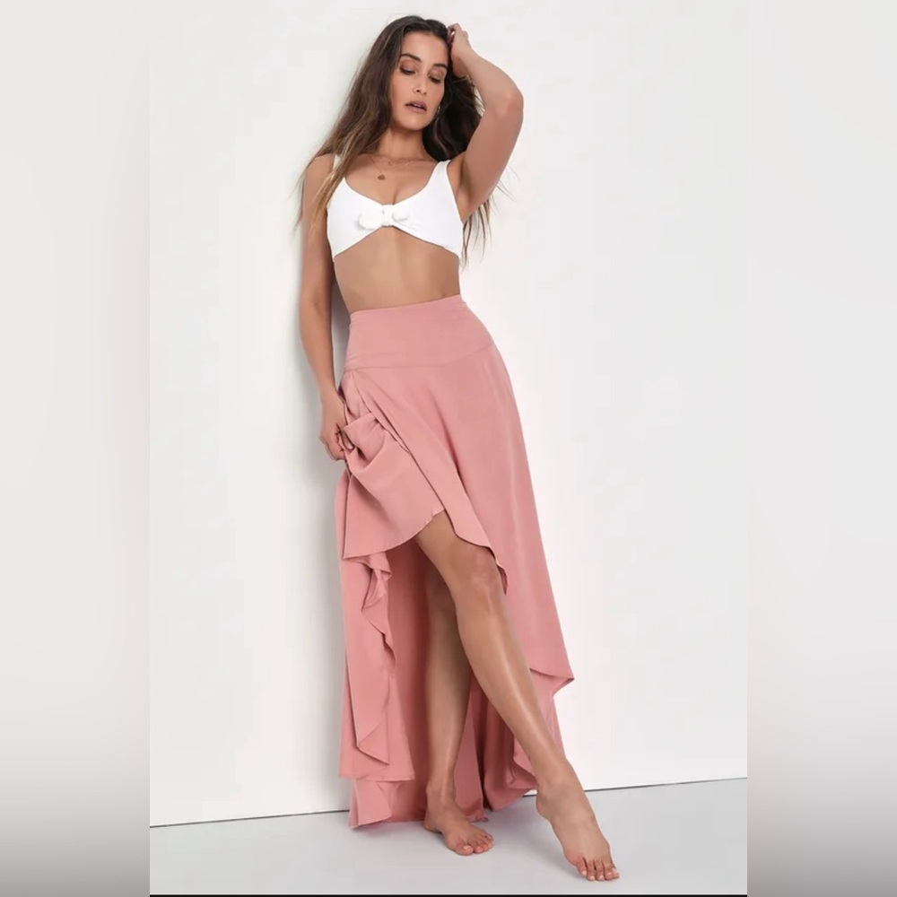 O’Neill High-low skirt. Size M. High-rise. Mauve color. Only worn once!!